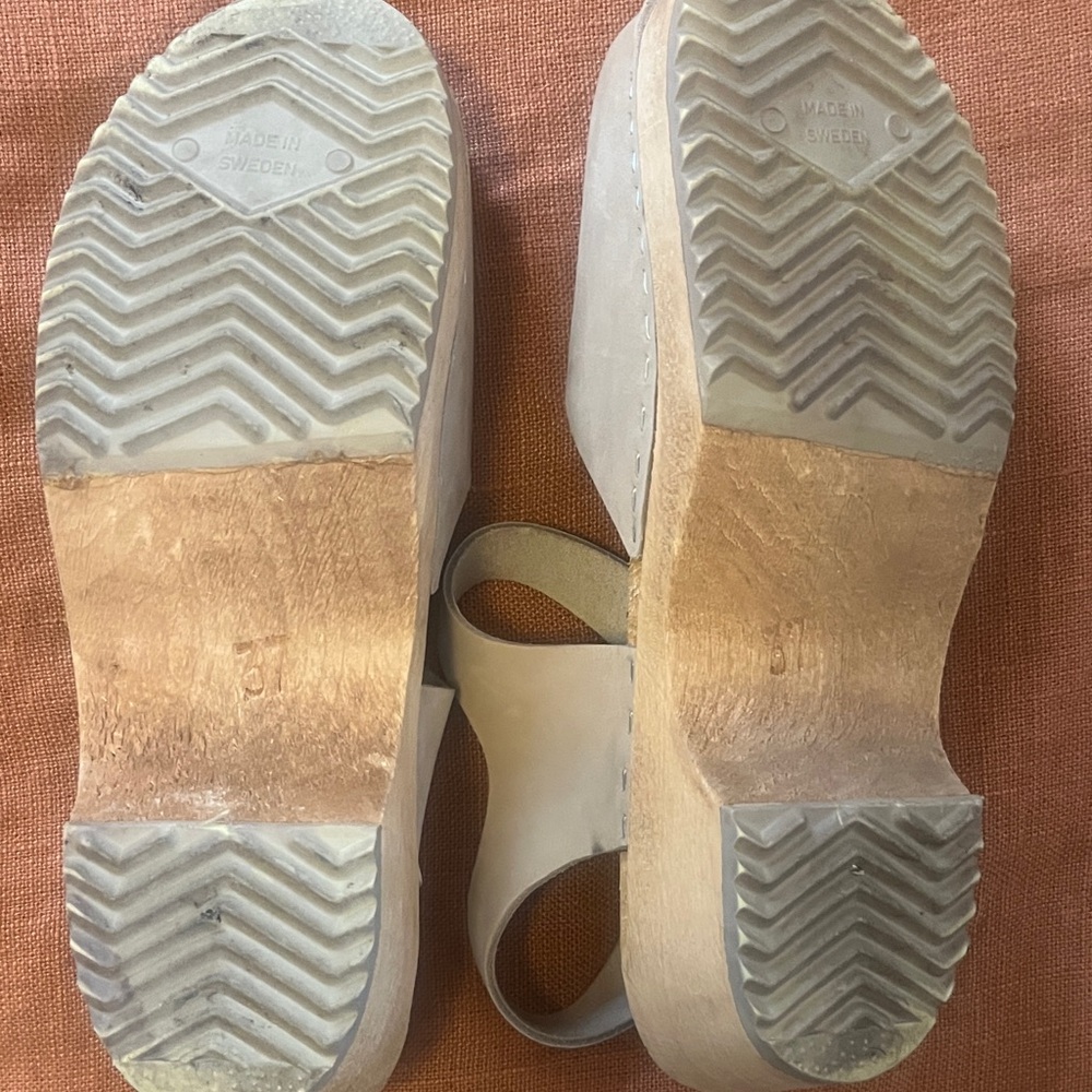Swedish Beige Leather Clogs - Picture 3 of 5